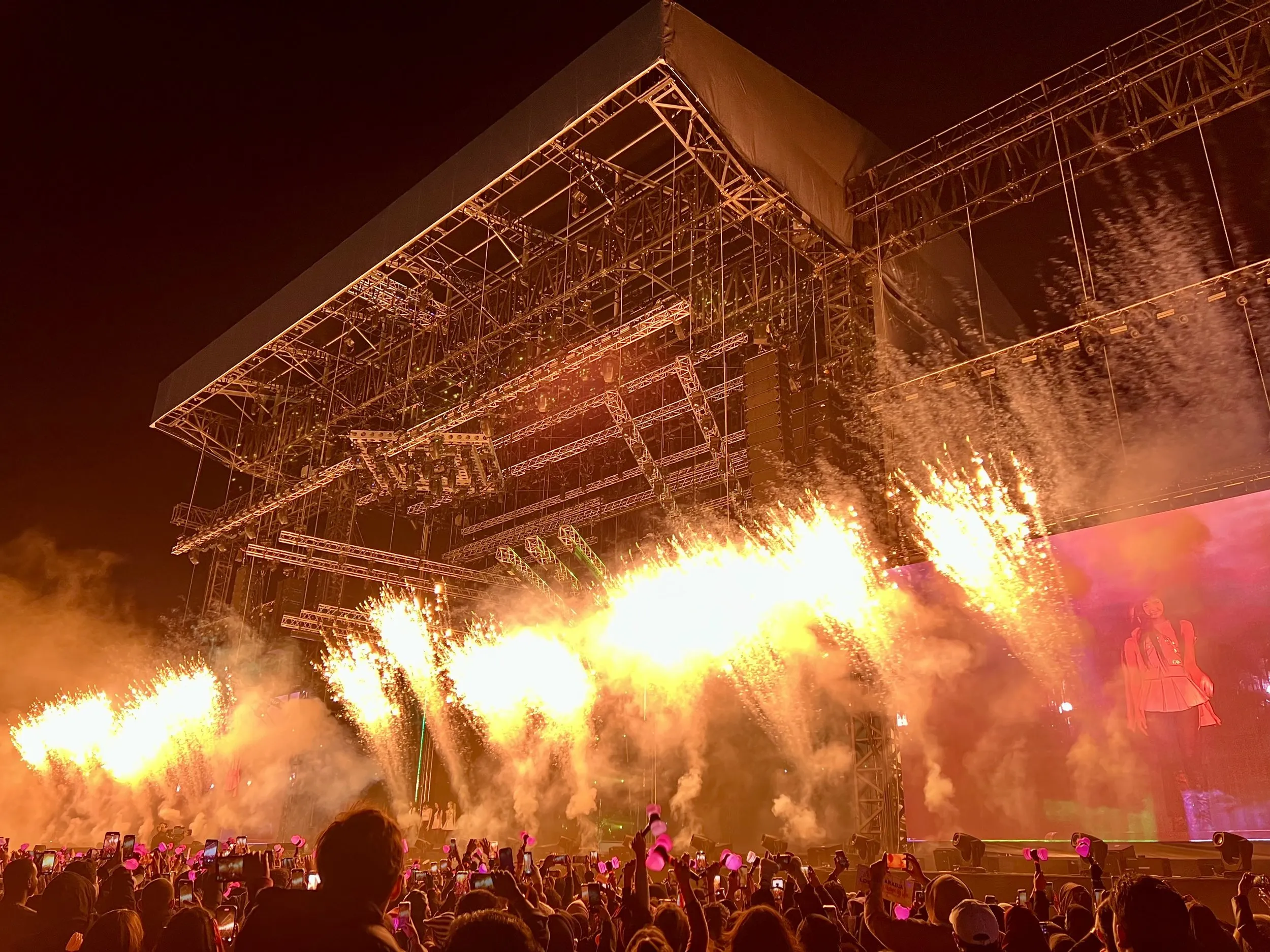 BLACKPINK stadium production during discovery and show planning